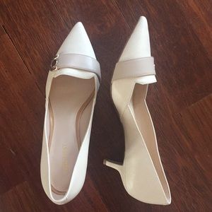 Nine West Beige Pumps With Decorative Band. Sz 8.5